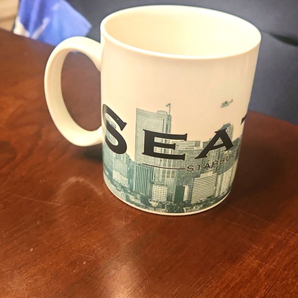 Starbucks Seattle 2002 Skyline Series Mug